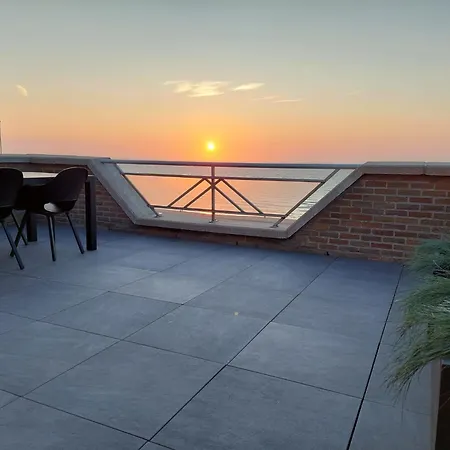 Penthouse 'kinkhoorn' - *