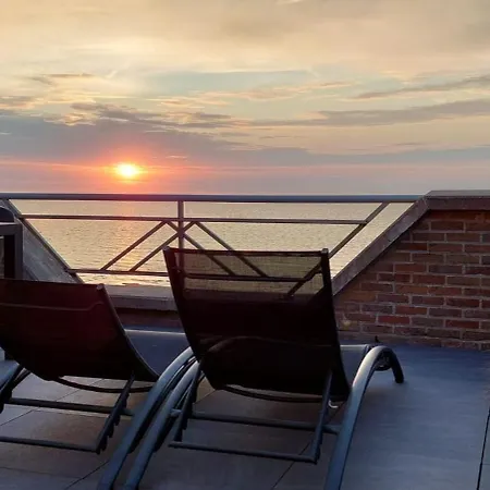 Penthouse 'kinkhoorn' - *